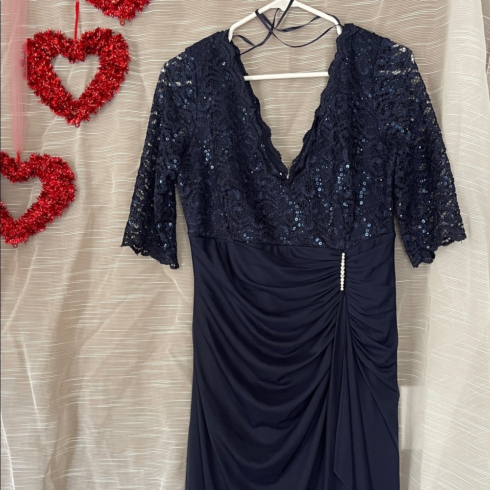 Elegant Navy long Lace Evening Dress